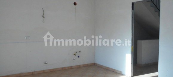 Вилла с 4 спальнями в Монкривелло, Италия № 86587 6