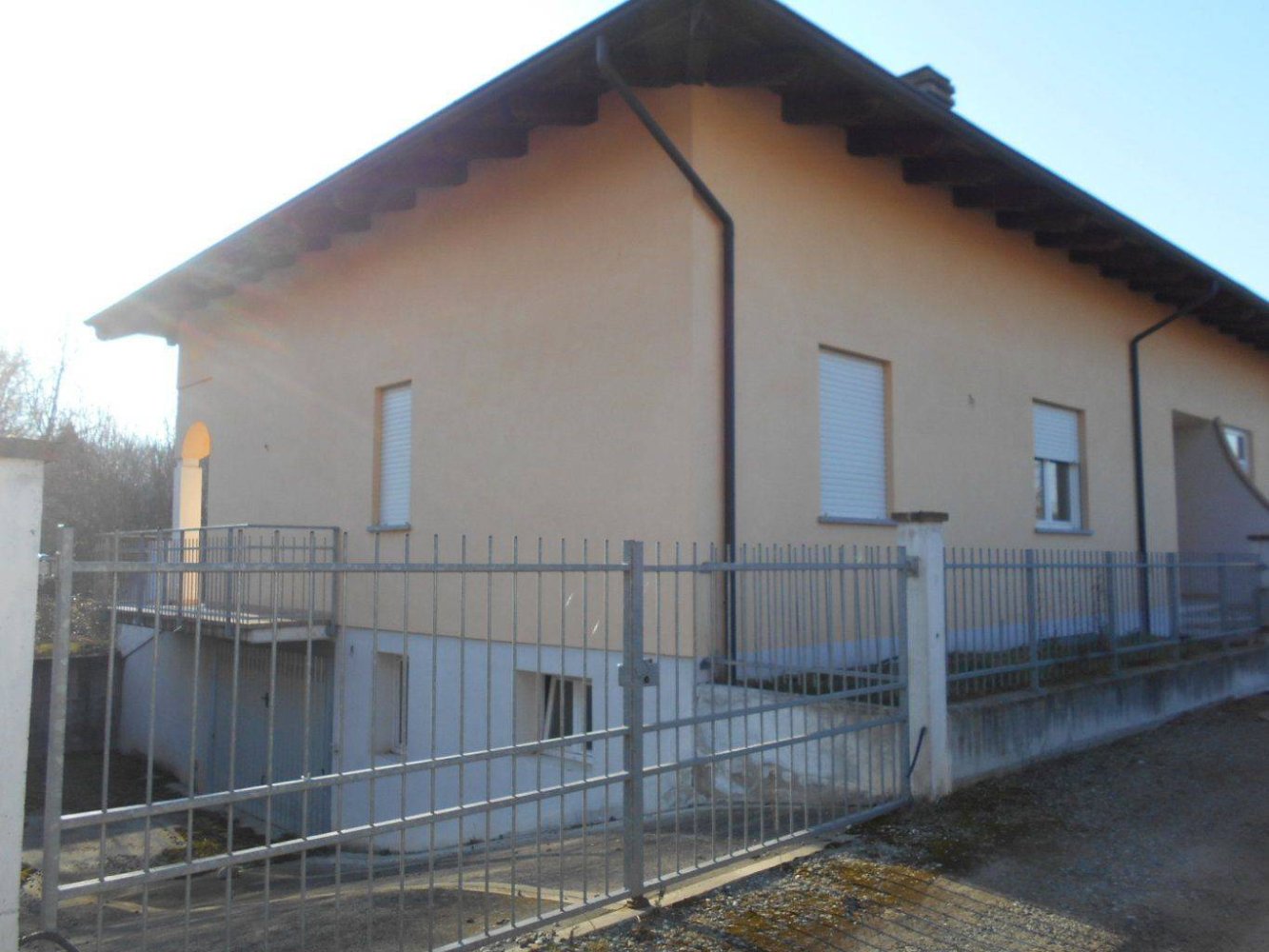 Вилла с 4 спальнями в Монкривелло, Италия № 86587