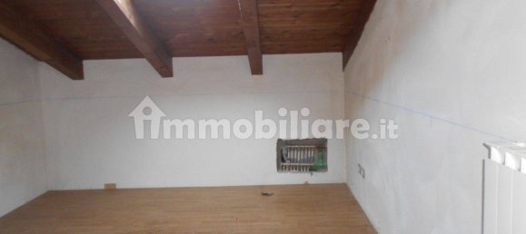 Вилла с 4 спальнями в Монкривелло, Италия № 86587 15