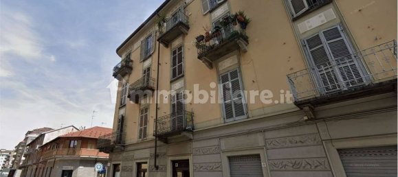 2 bedrooms Apartment in Turin, Italy No. 9106 9