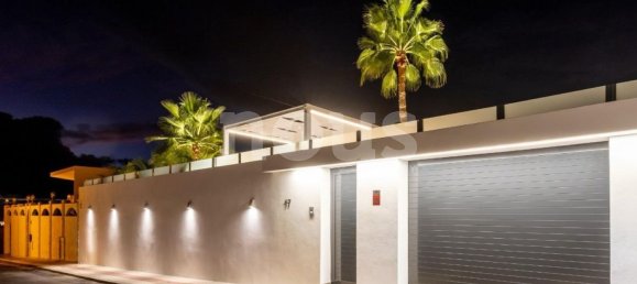 4 bedrooms Villa in Callao Salvaje, Spain No. 16149 22