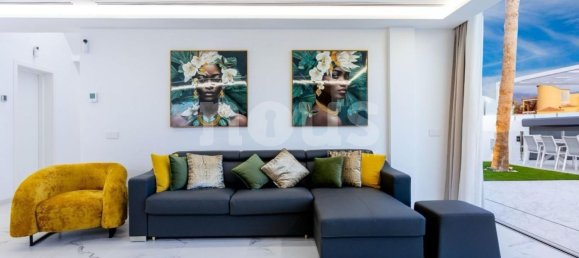 4 bedrooms Villa in Callao Salvaje, Spain No. 16149 10