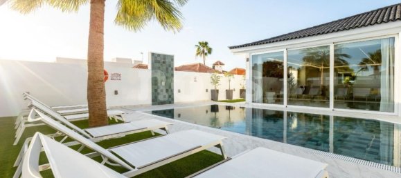 4 bedrooms Villa in Callao Salvaje, Spain No. 16149 7