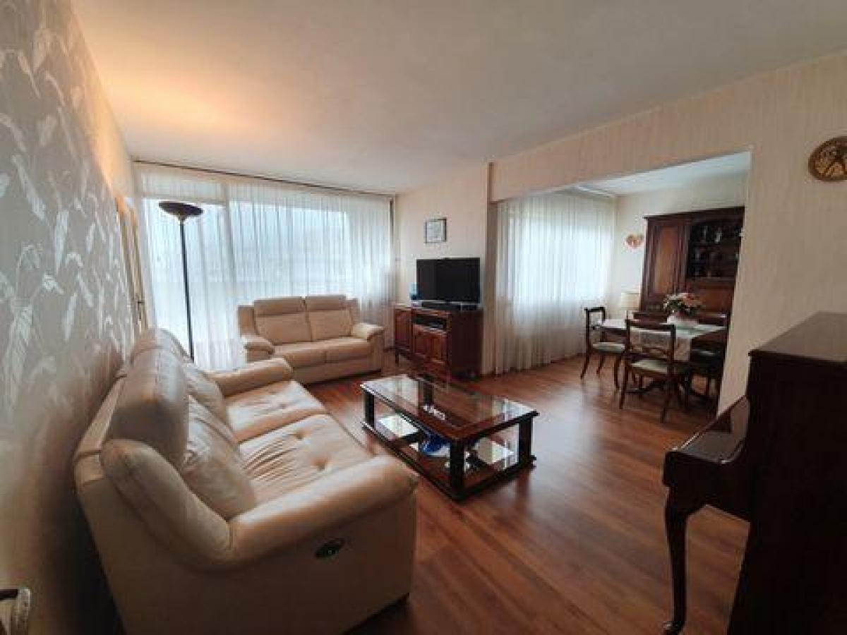 Apartamento de 3 dormitorios en Meaux, France No. 23534