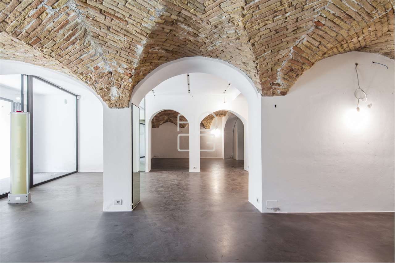 Imóvel comercial de 6 divisões em Desenzano del Garda, Italy N.º 89365