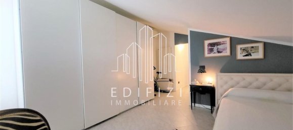 5 rooms Apartment in Massa, Italy No. 195650 10