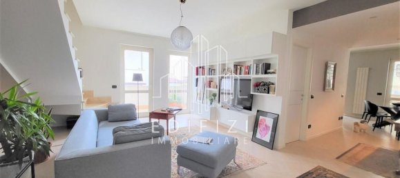 5 rooms Apartment in Massa, Italy No. 195650 2