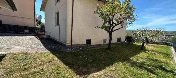 10غرفة منزل في Gualdo Tadino, Italy رقم 231797 14