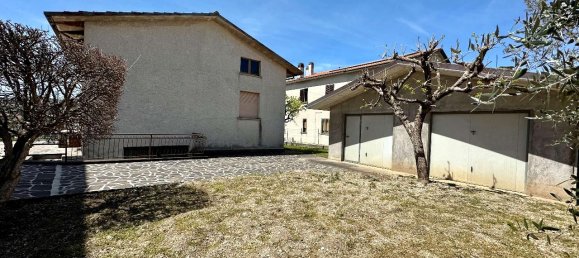 10غرفة منزل في Gualdo Tadino, Italy رقم 231797 11