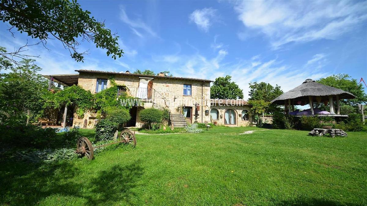 3 bedrooms House in Trequanda, Italy No. 176189