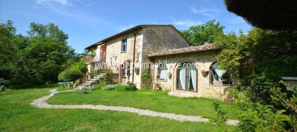 3 bedrooms House in Trequanda, Italy No. 176189 2