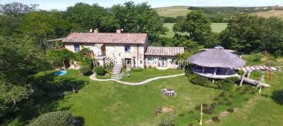 3 bedrooms House in Trequanda, Italy No. 176189 3