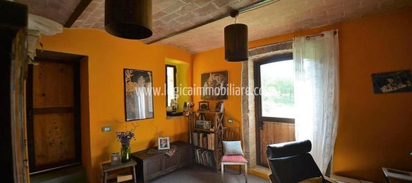 3 bedrooms House in Trequanda, Italy No. 176189 7