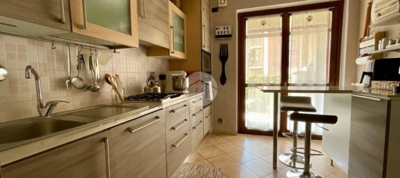 2 bedrooms Apartment in Turin, Italy No. 283167 3