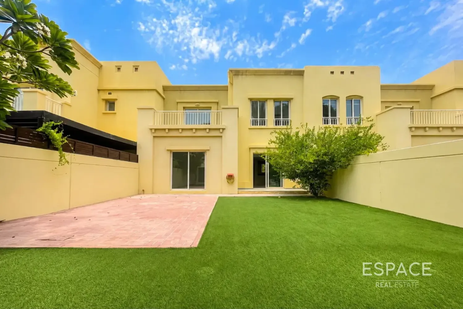 3 Schlafzimmer Villa in The Lakes, UAE, Nr. 209433