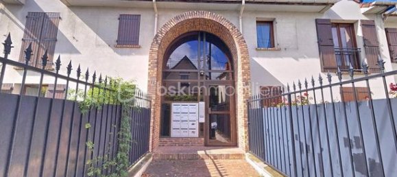 2 Schlafzimmer Doppelhaus in Neuilly-Plaisance, France, Nr. 357078 9