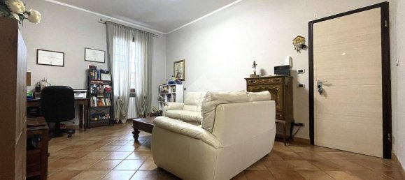 3 rooms Apartment in Cremona, Italy No. 13153 18