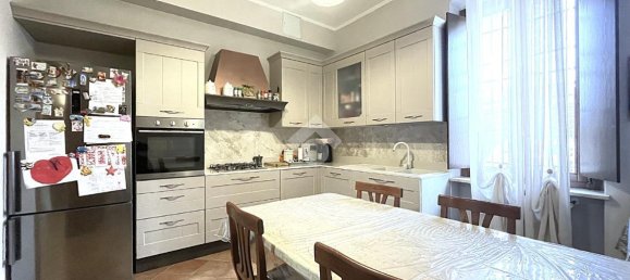 3 rooms Apartment in Cremona, Italy No. 13153 7