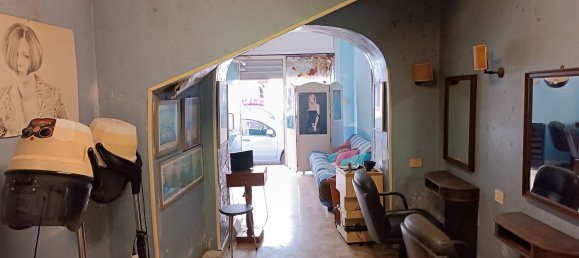 65m² Commercial property in Rome, Italy No. 72397 11