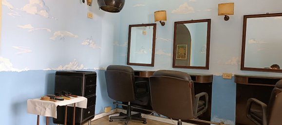 65m² Commercial property in Rome, Italy No. 72397 22