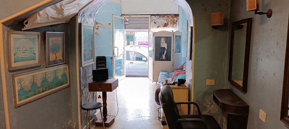 65m² Commercial property in Rome, Italy No. 72397 8