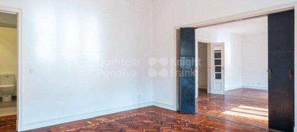 4 bedrooms Apartment in Lisbon, Portugal No. 90111 11