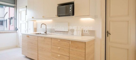 4 bedrooms Apartment in Lisbon, Portugal No. 90111 15