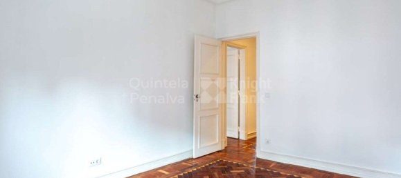 4 bedrooms Apartment in Lisbon, Portugal No. 90111 22