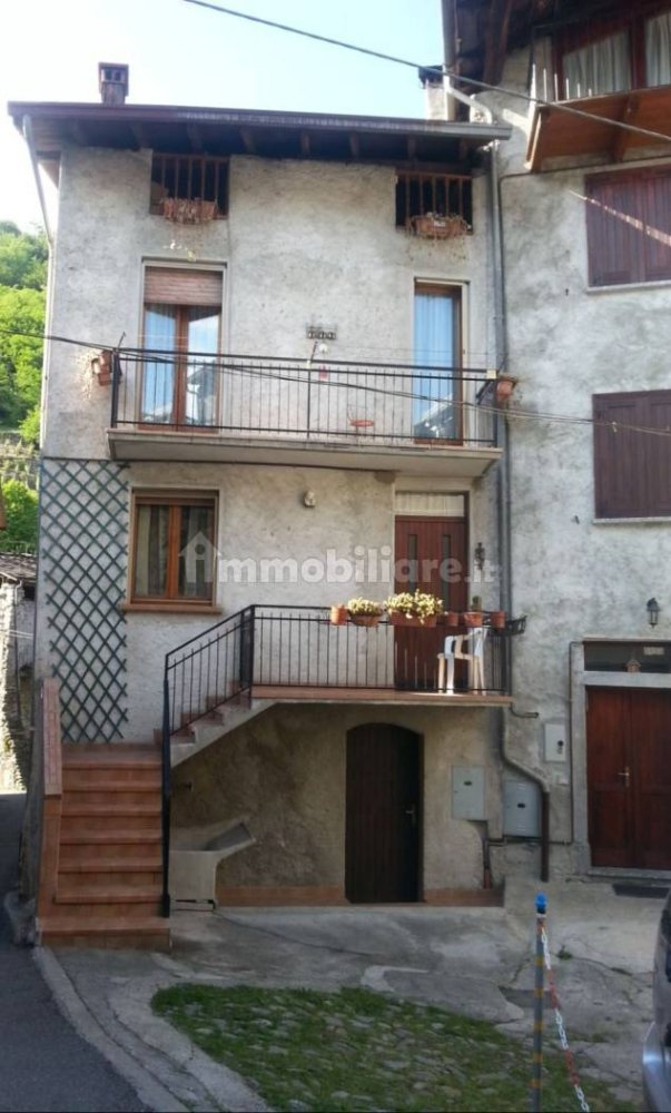 2 bedrooms House in Berbenno di Valtellina, Italy No. 292431