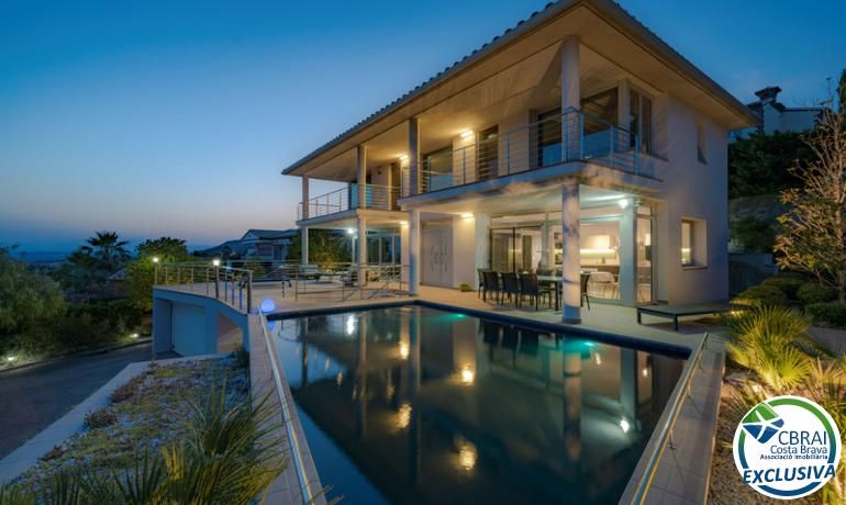 3 Schlafzimmer Haus in Palau-saverdera, Spain, Nr. 216082