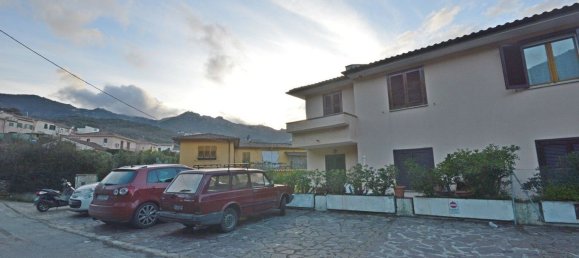 3-salle Appartement à Marciana Marina, Italy No. 111412 2