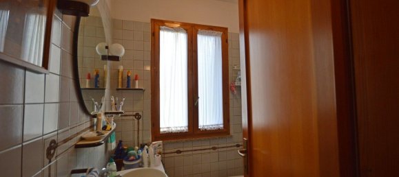 3-salle Appartement à Marciana Marina, Italy No. 111412 24