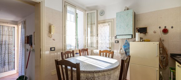 3 rooms House in Cavriago, Italy No. 186329 8