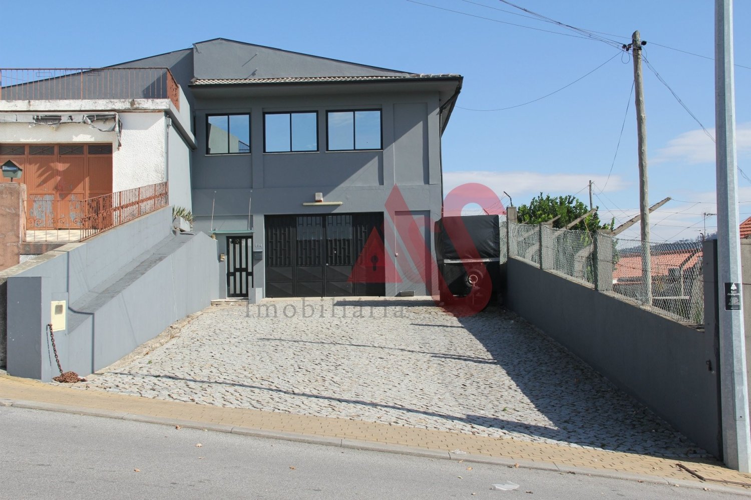 1017m² Commercial property in Felgueiras, Portugal No. 209821