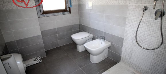 Квартира с 3 комнатами в Кавриглия, Италия № 236201 10