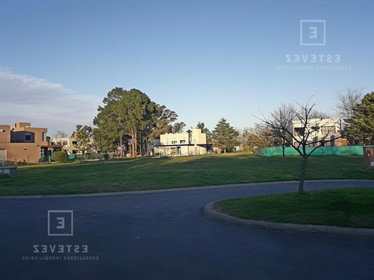  Land in Escobar, Argentina No. 116633