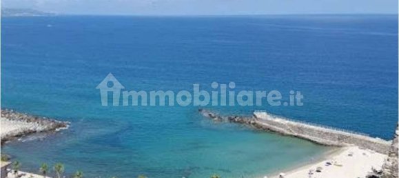 Apartamento de 2 dormitorios en Siderno, Italy No. 39474 42
