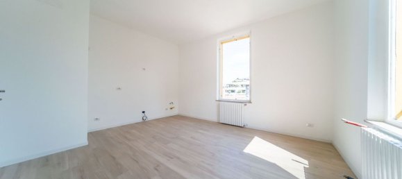 4-Zimmer Wohnung in Parma, Italy, Nr. 225847 7