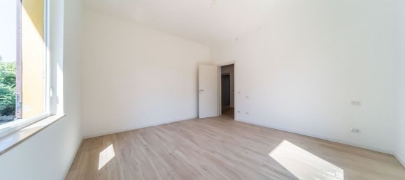 4-Zimmer Wohnung in Parma, Italy, Nr. 225847 6