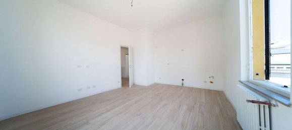 4-Zimmer Wohnung in Parma, Italy, Nr. 225847 9