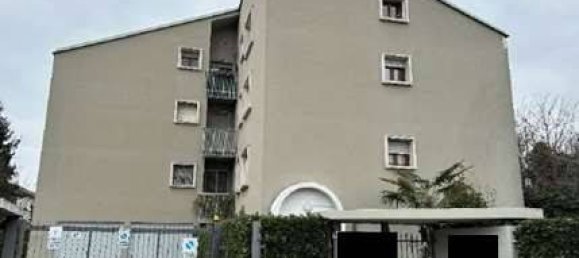 3 bedrooms Apartment in Legnano, Italy No. 259560 2