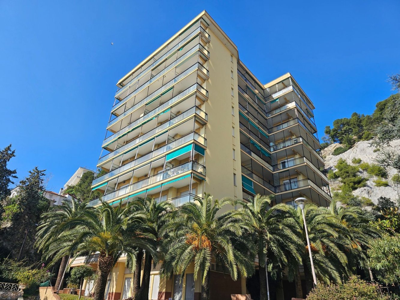 2-salle Appartement à Spotorno, Italy No. 191794