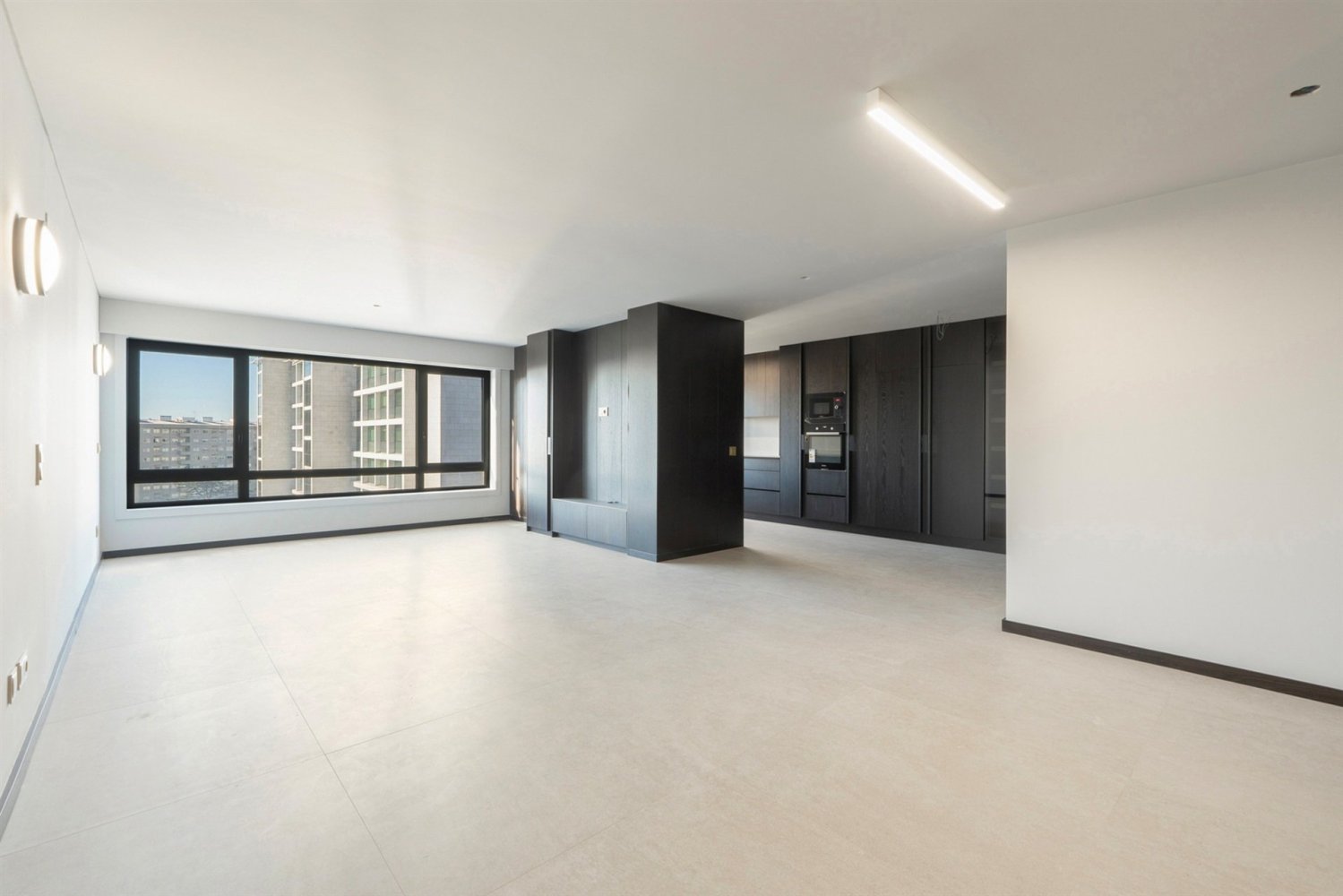 4 bedrooms Apartment in Porto, Portugal No. 95146