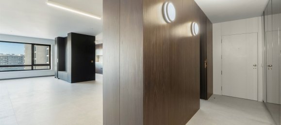 4 bedrooms Apartment in Porto, Portugal No. 95146 9