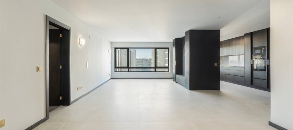 4 bedrooms Apartment in Porto, Portugal No. 95146 2