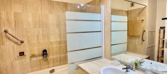 2 bedrooms Apartment in Paris, France No. 163983 6