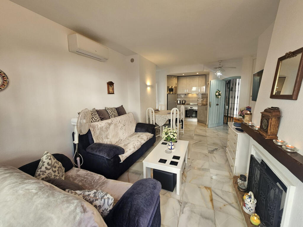 Apartamento de 2 dormitorios en Mijas, Spain No. 185226