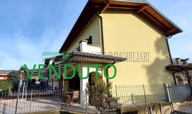 4 rooms House in Passirano, Italy No. 138421