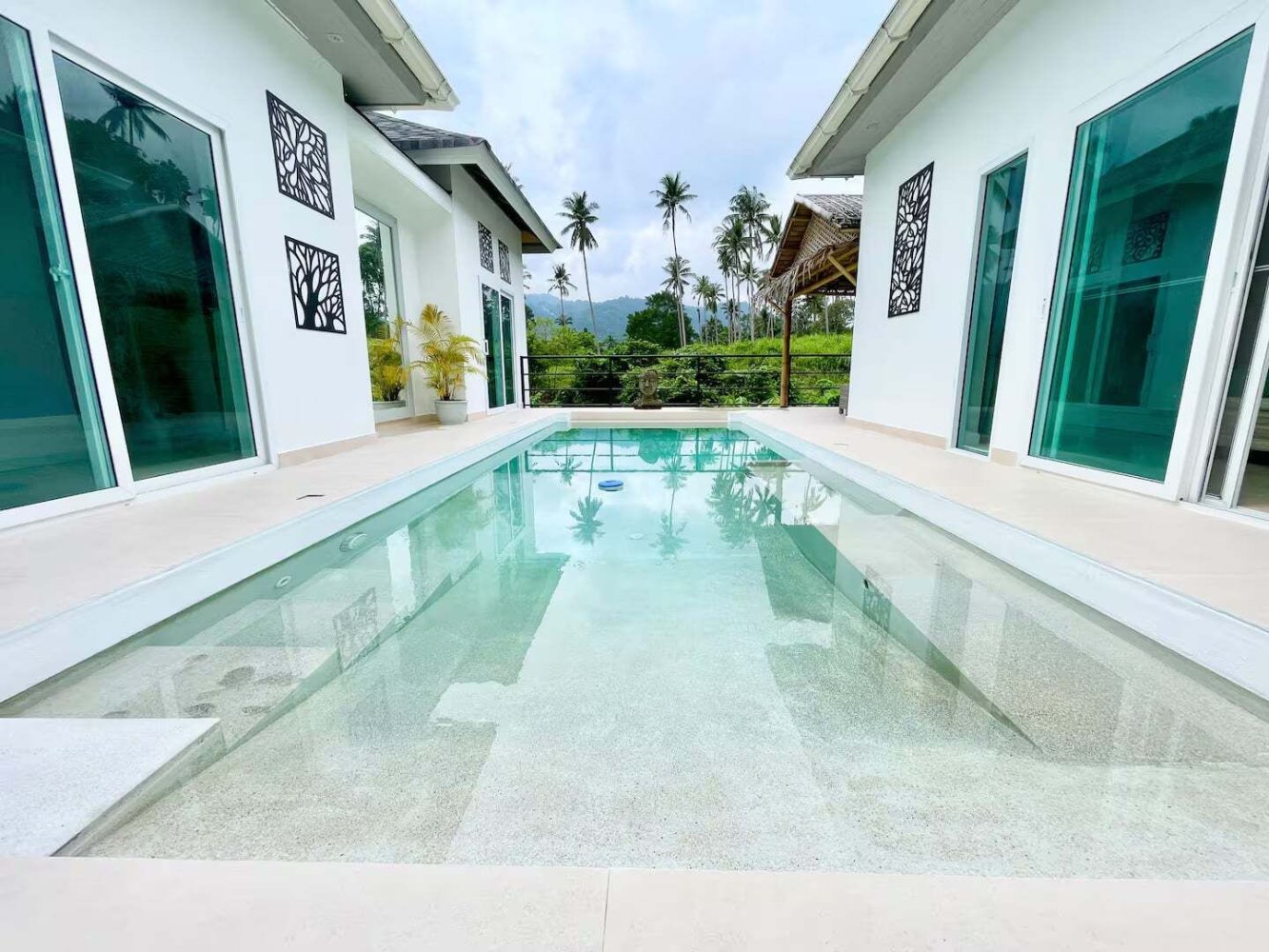Villa de 4 dormitorios en Ko Samui, Thailand No. 73713