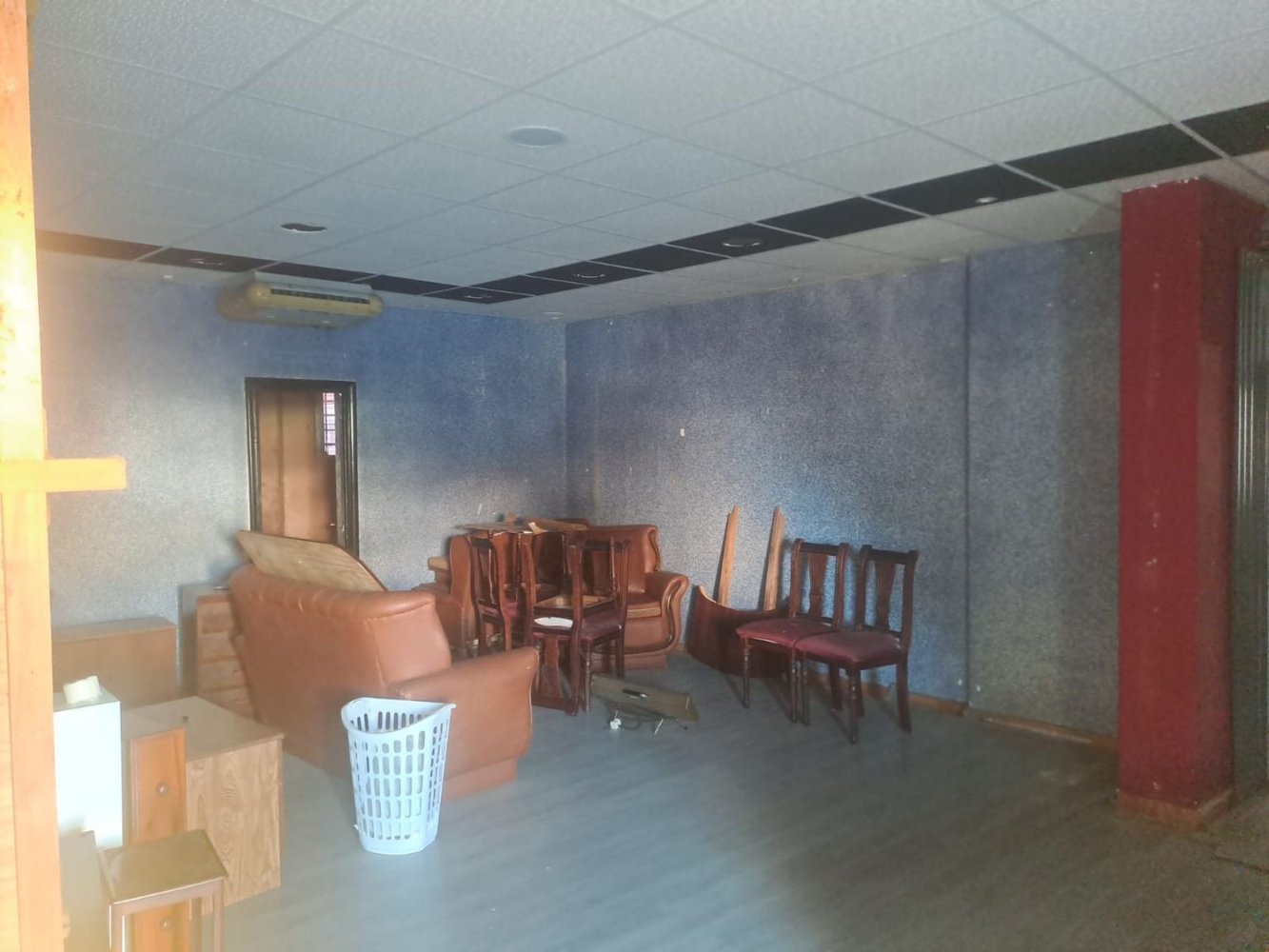 70m² Commercial property in La Linea de la Concepcion, Spain No. 254850